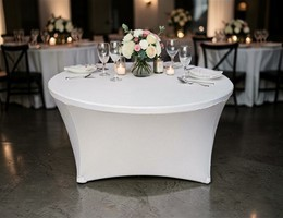 Obrusy a poťahy na okrúhle banketové stoly